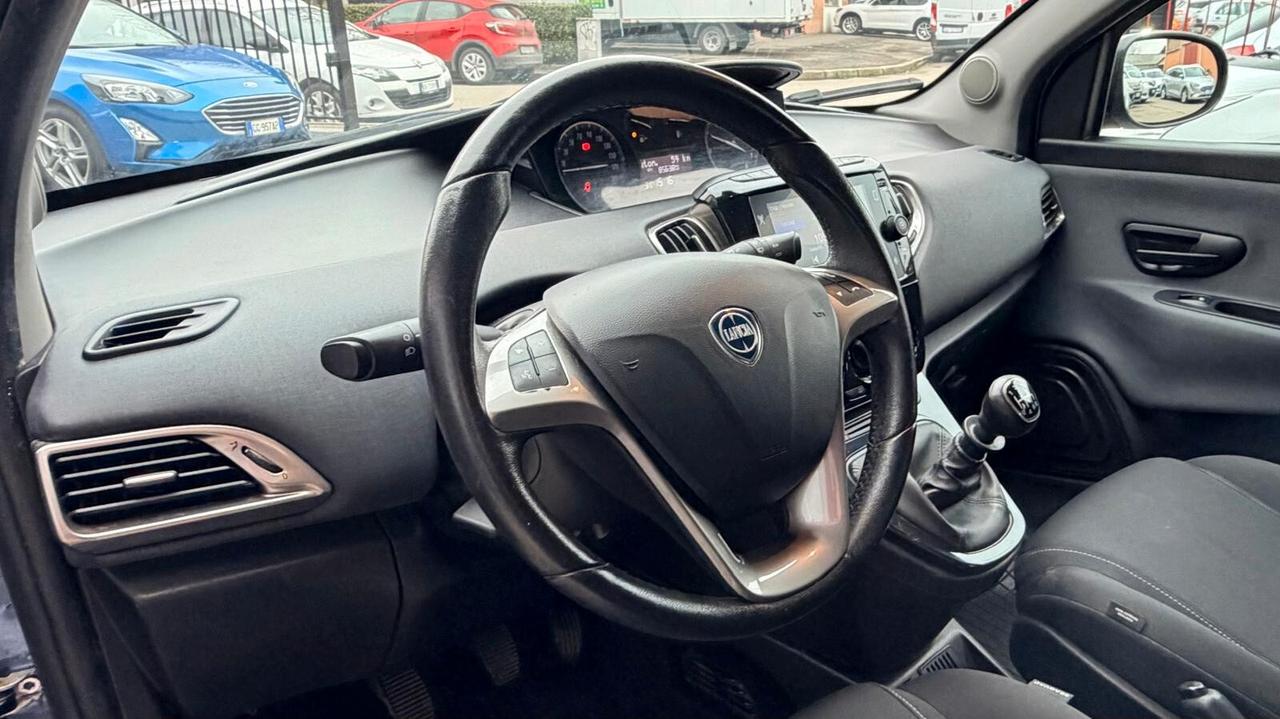 Lancia Ypsilon 1.0 FireFly 5 porte S&S Hybrid Ecochic A. Ferretti