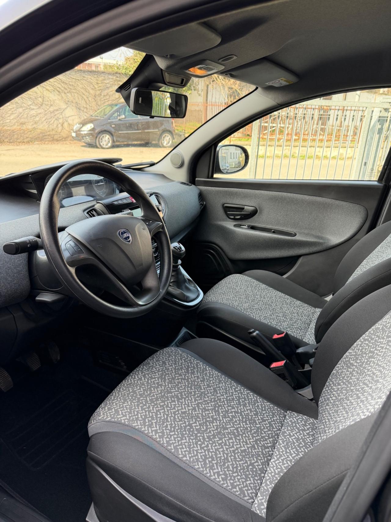 Lancia Ypsilon 1.0 FireFly 5 porte S&S Hybrid Silver Plus PREZZO REALE