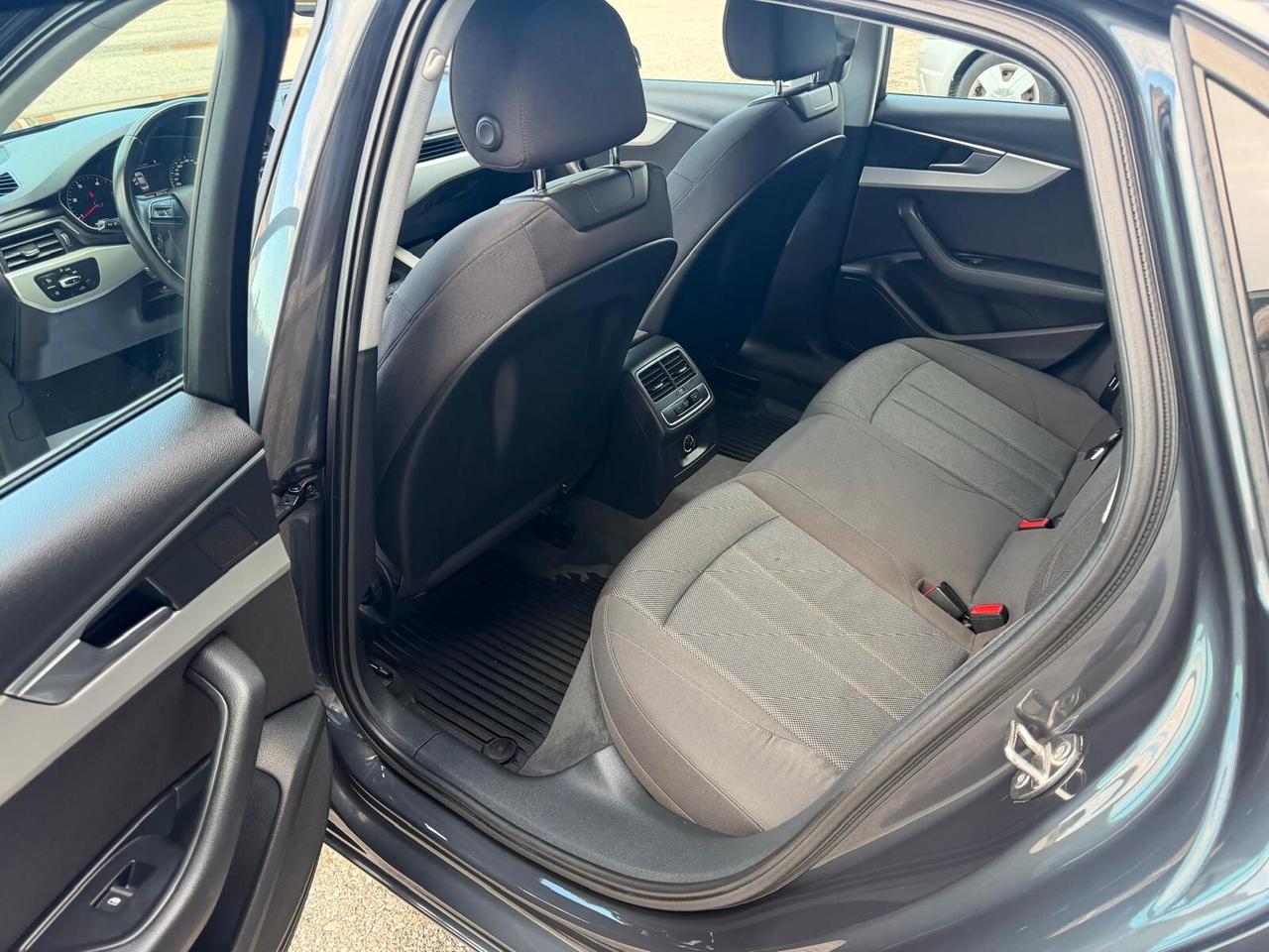 Audi A4 2.0 TDI 150 CV S tronic Sport