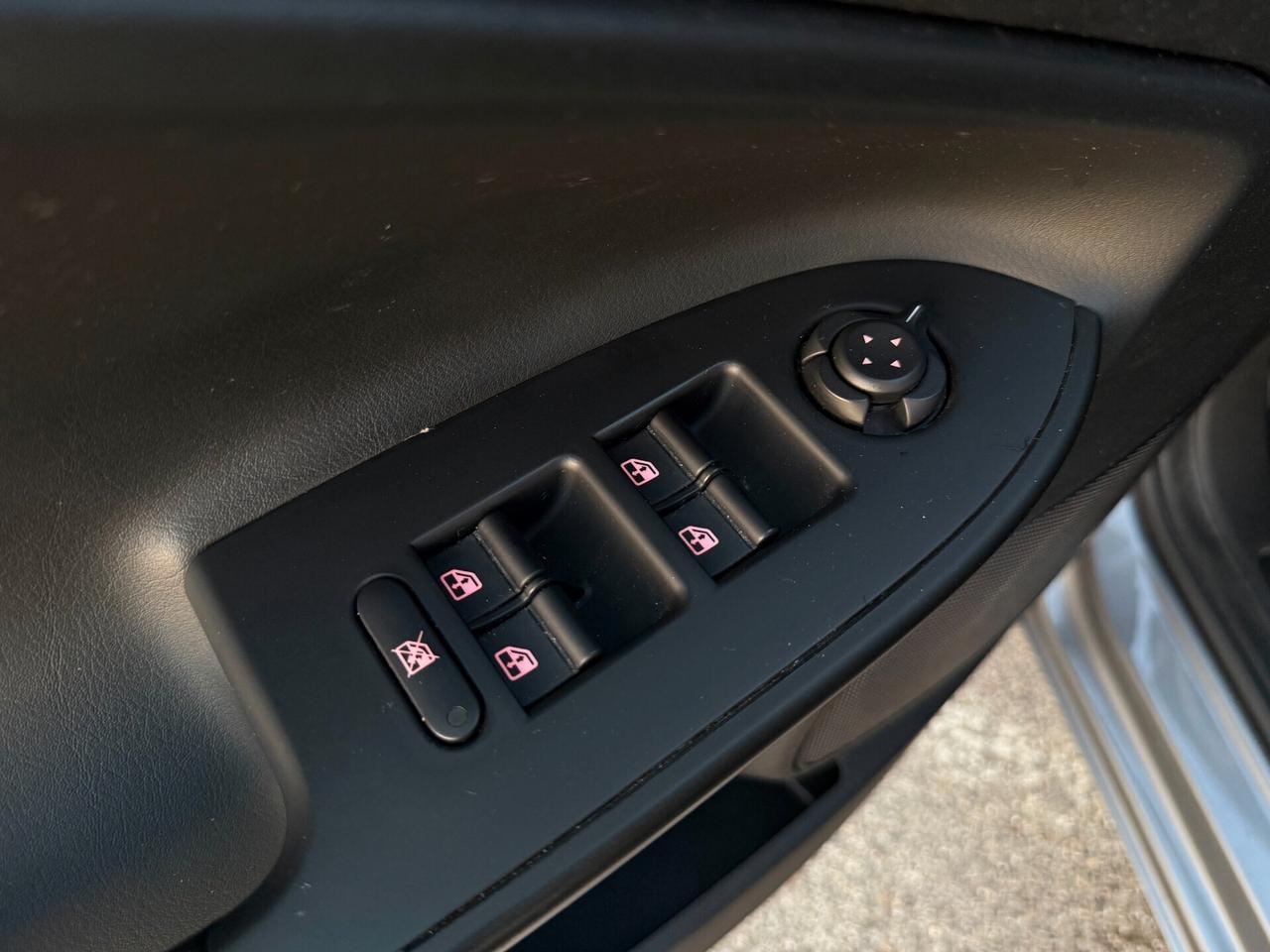 Alfa Romeo Giulietta/1.6 120CV/LED/17"/NEOPATENTATI