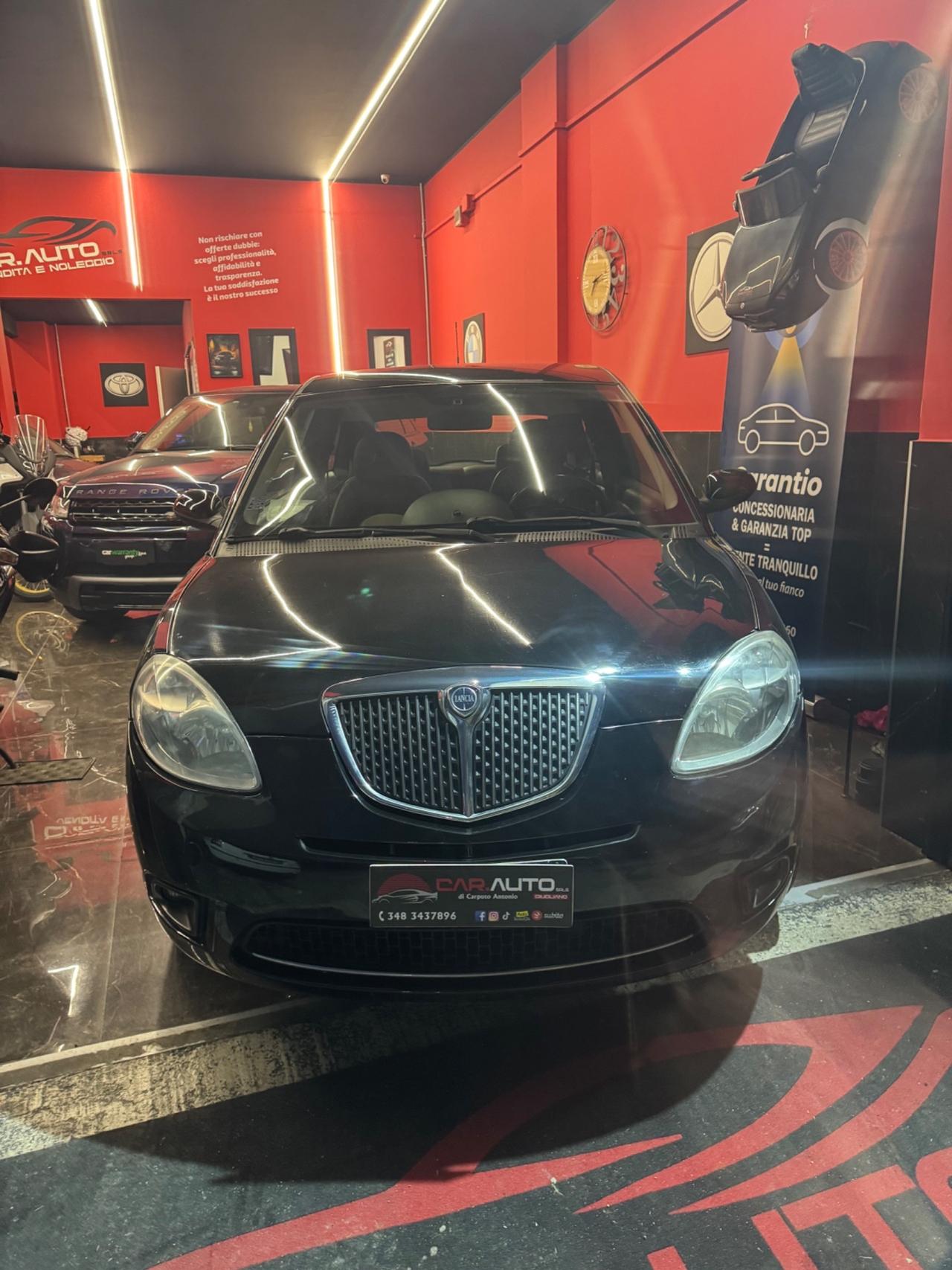 Lancia Ypsilon 1.3 MJT 90 CV Platino