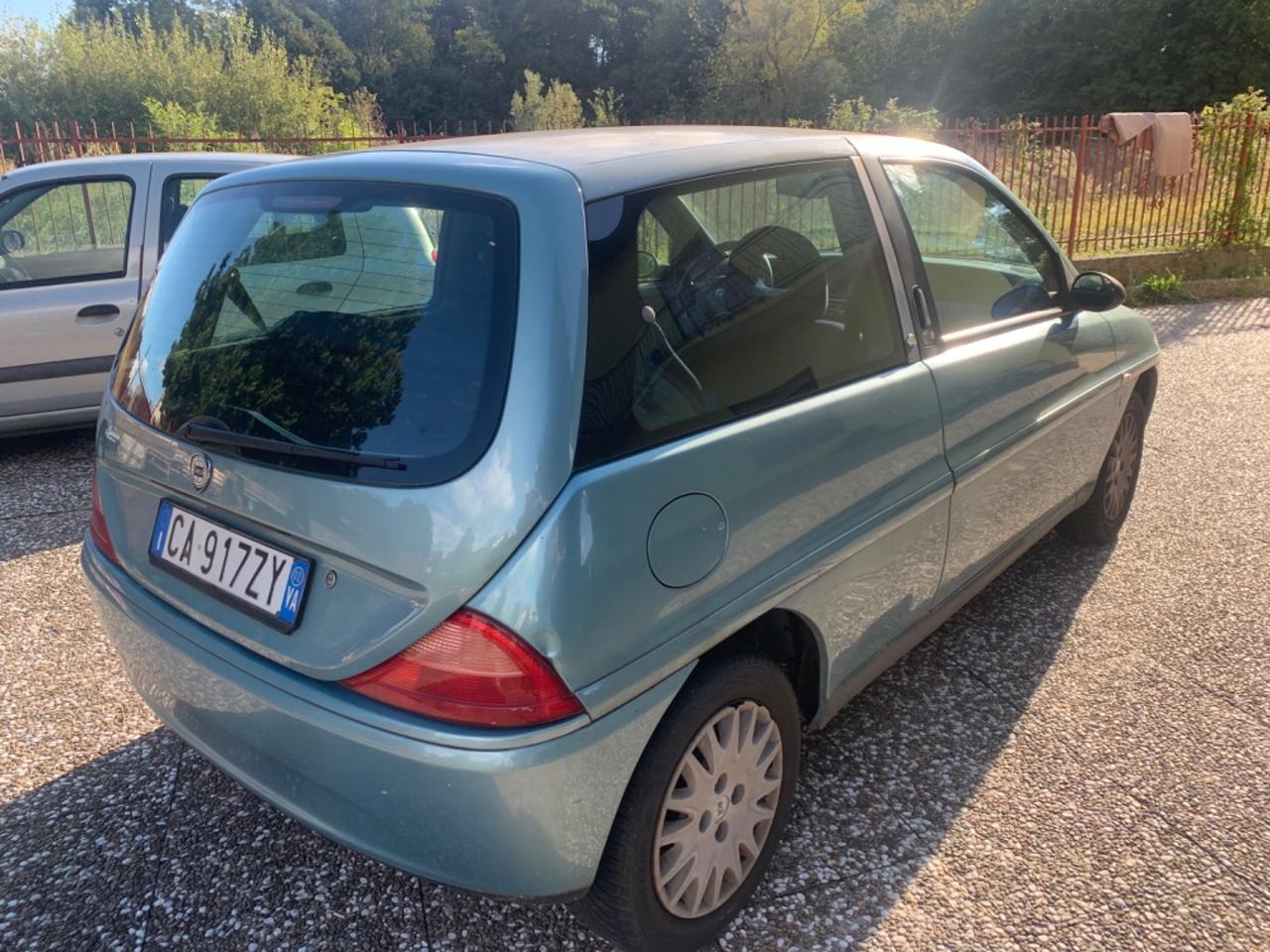 Lancia Y 1.2i NEOPATENTATI