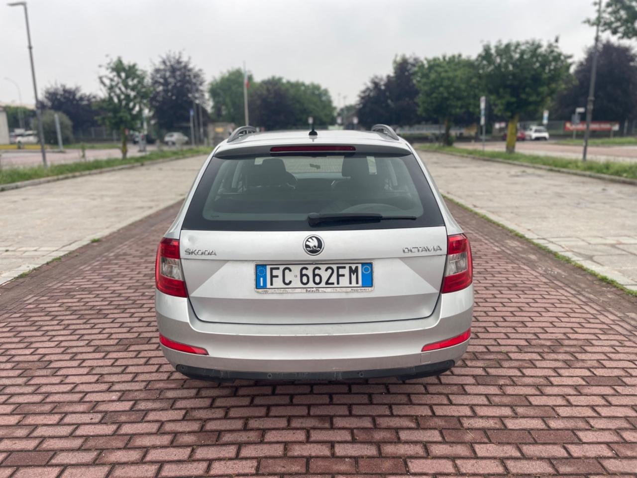Skoda Octavia 1.6 TDI CR 110 CV DSG Wagon Executive