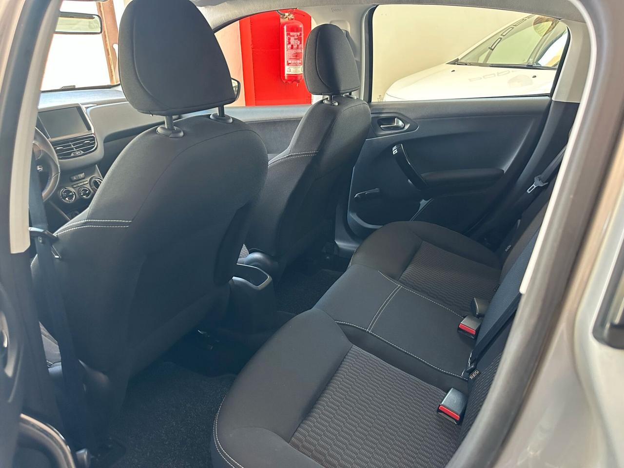 Peugeot 208 PureTech 82 5 porte Allure