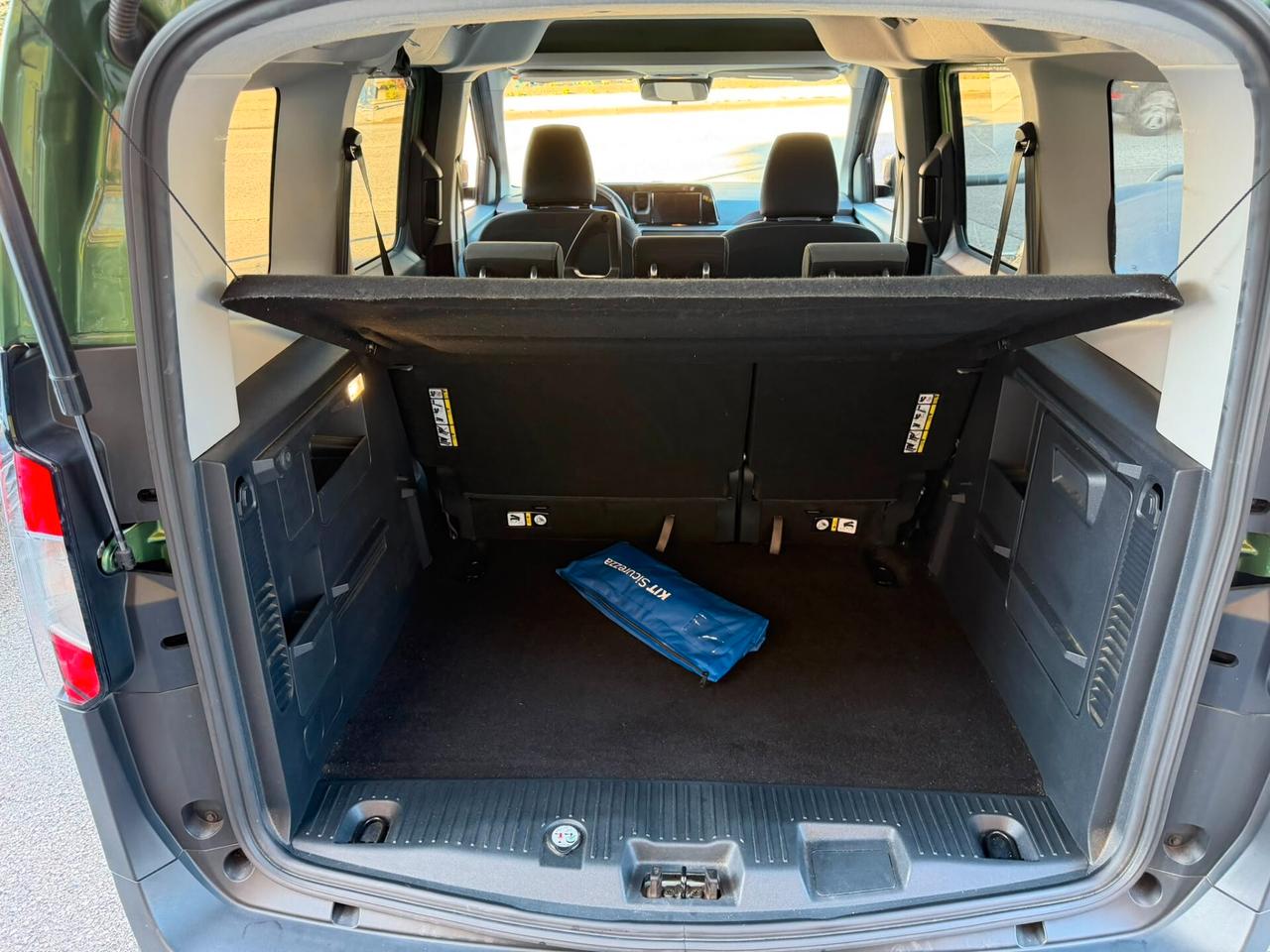 Ford Tourneo Courier 1.0 EcoBoost Titanium