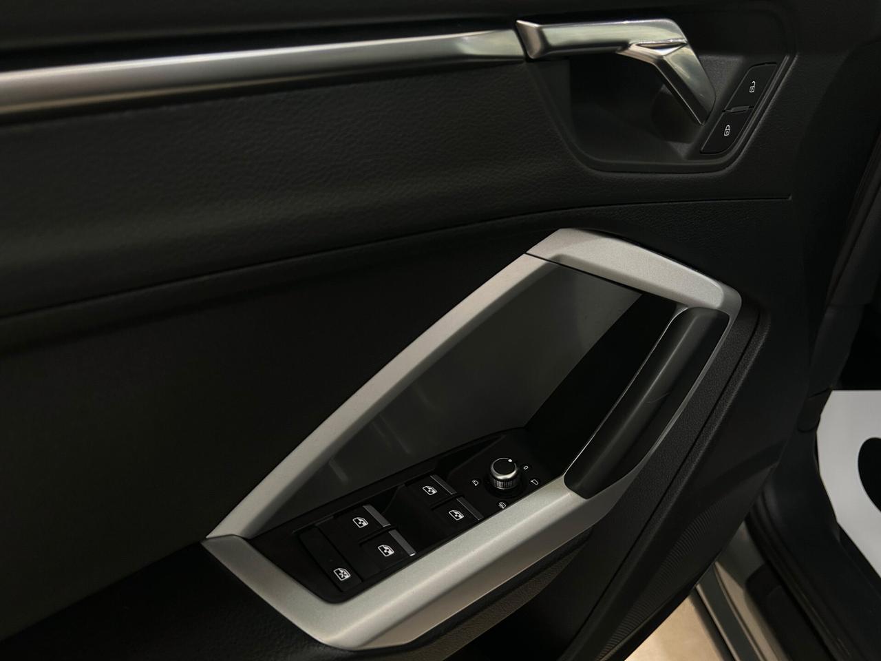 Audi Q3 35 TDI S tronic Business