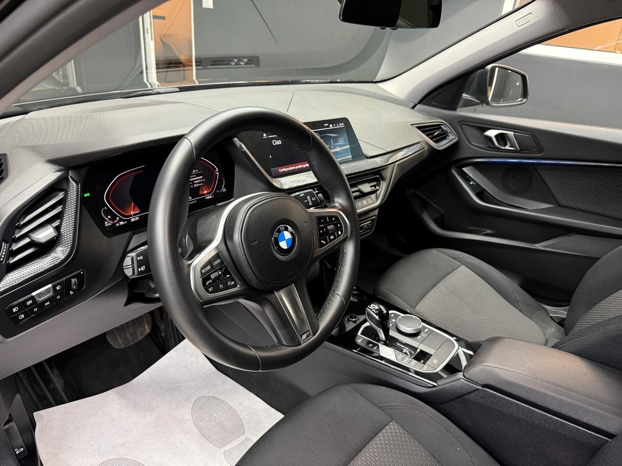 Bmw 118 118d 5p. Business Advantage