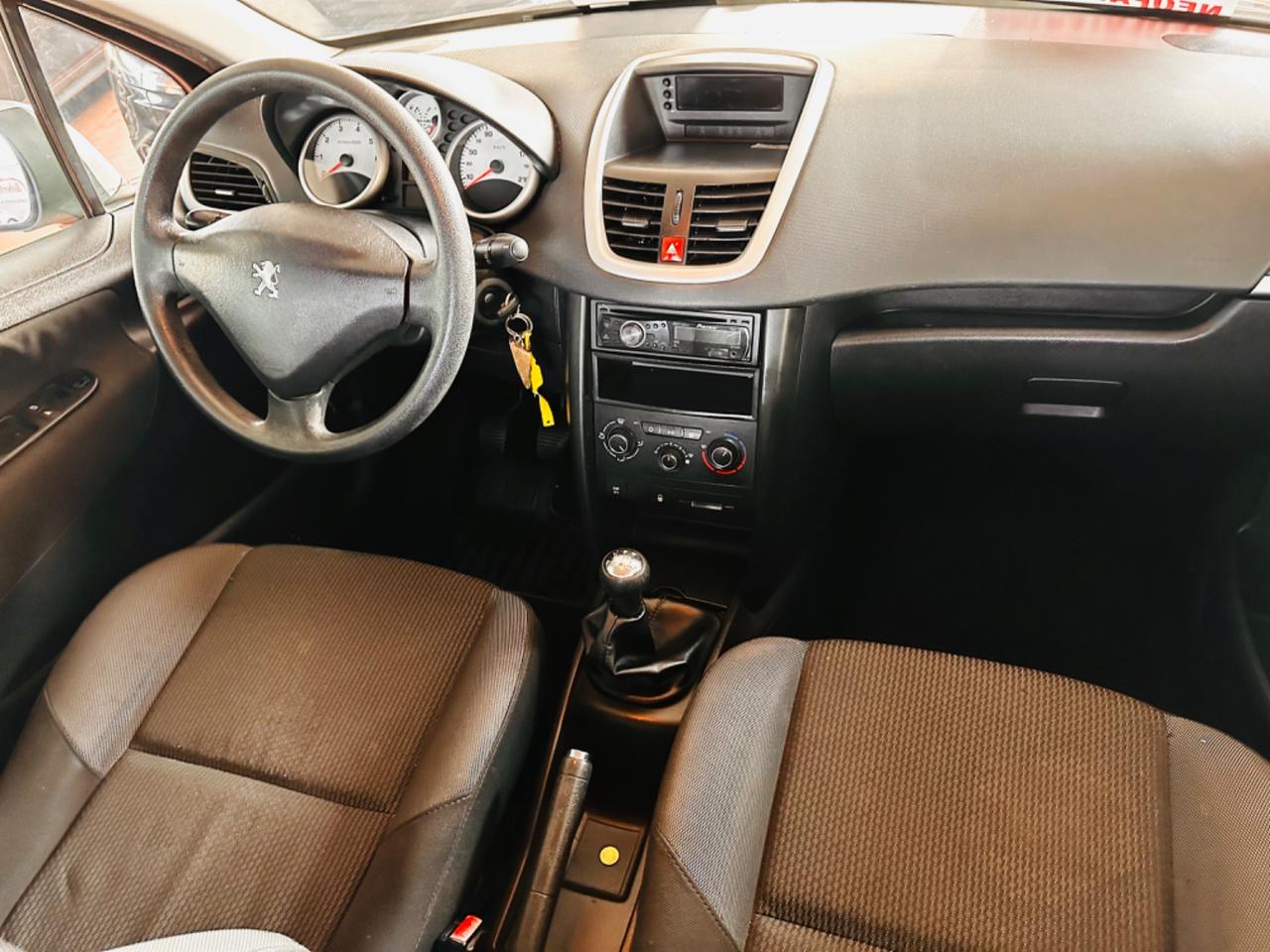Peugeot 207 1.4 8V 75CV X Line ECO GPL
