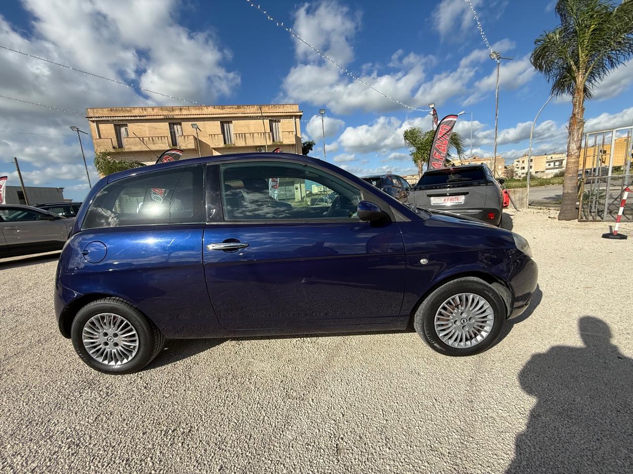 Lancia Ypsilon 1.3 MJT 90 CV DPF Sport MomoDesign