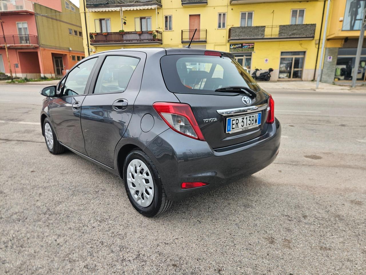 Toyota Yaris 1.4 D-4D 5 porte Style 90cv 6marce