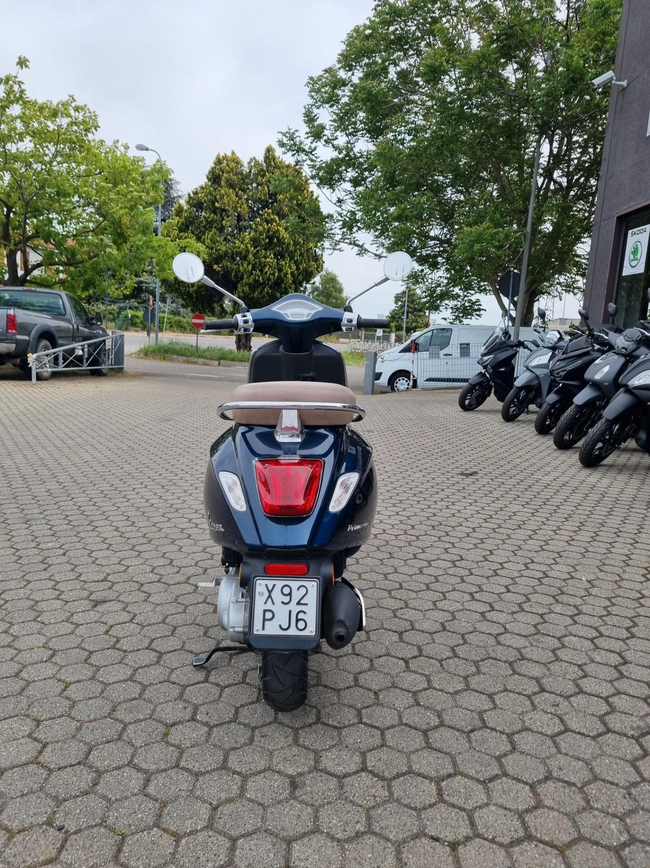 Vespa primavera 50