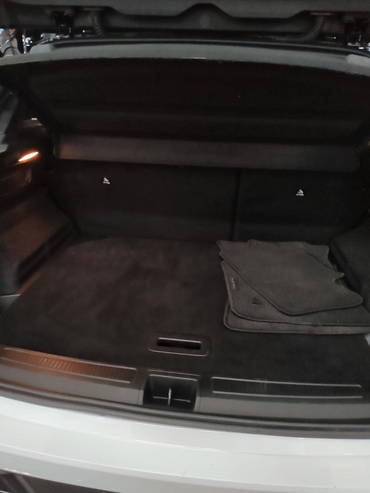 Renault Austral 1.2 E-Tech full hybrid Techno Esprit Alpine 200cv auto