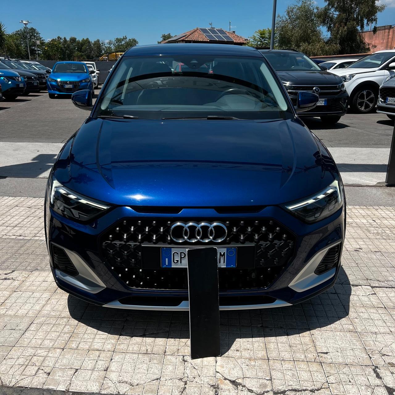 Audi A1 allstreet 30 TFSI S tronic Identity Contrast