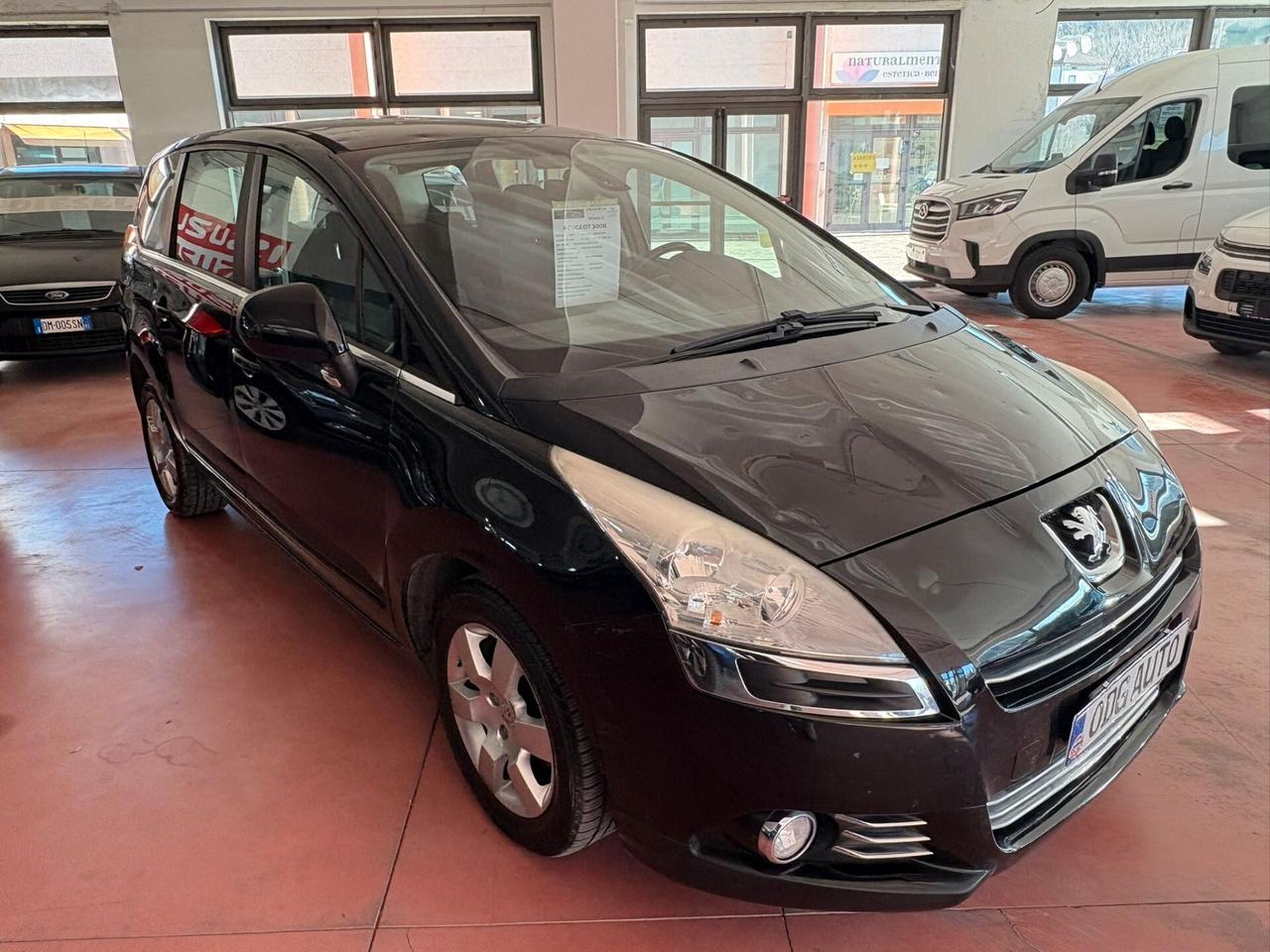 PEUGEOT 5008 DIESEL HDi 1.6 CV112 con Km 185.832 certificati Garanzia 12 mesi