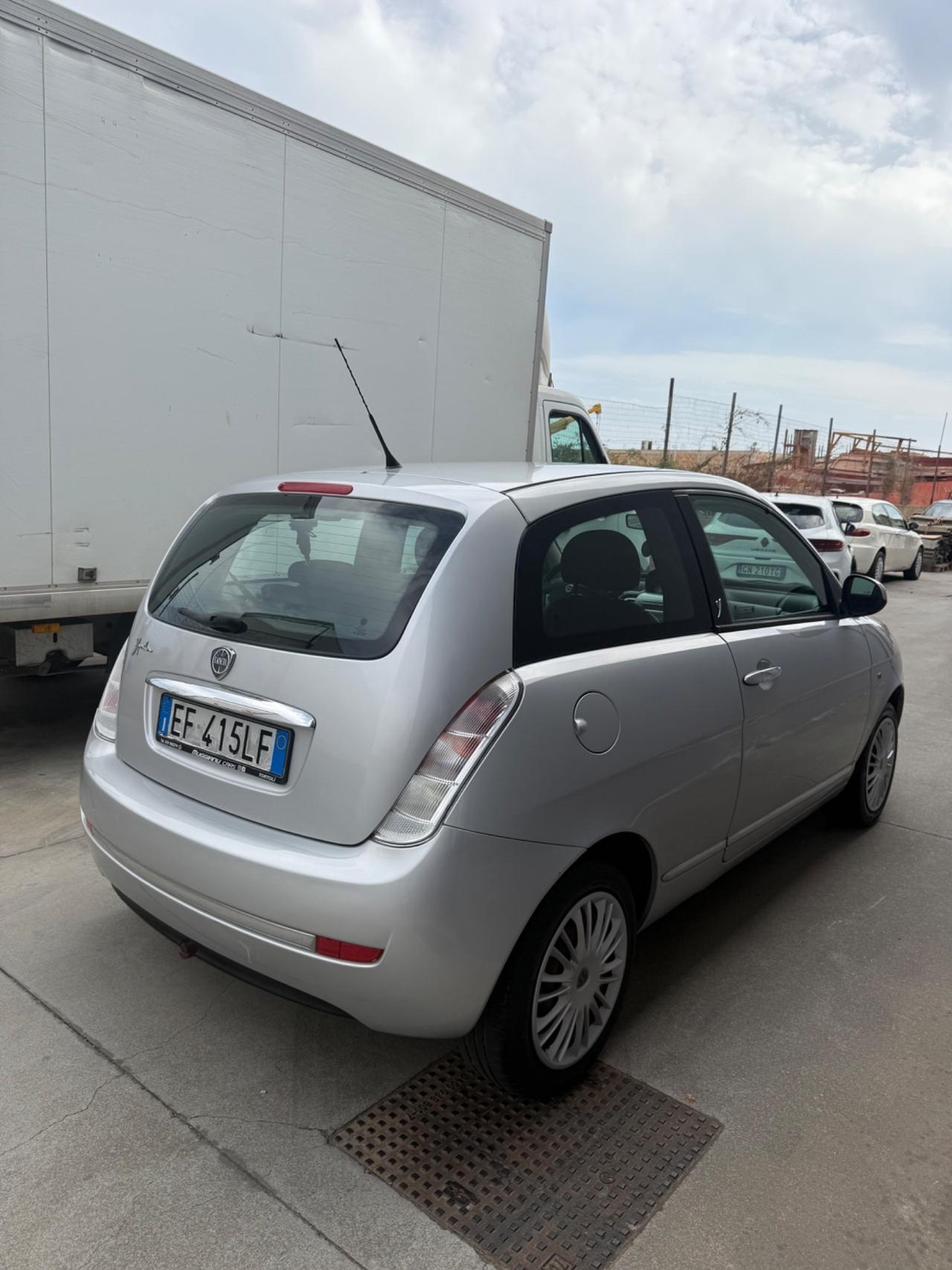 Lancia Ypsilon 1.2 69 CV 5 porte S&S Silver