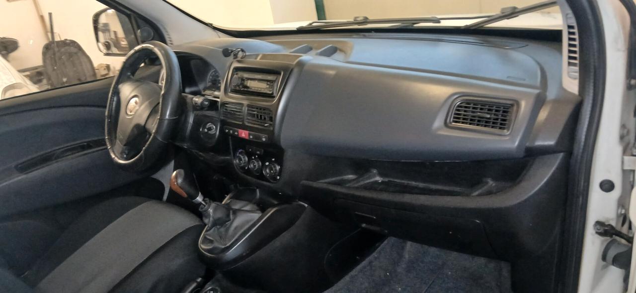 Fiat Doblo 5 posti autocarro