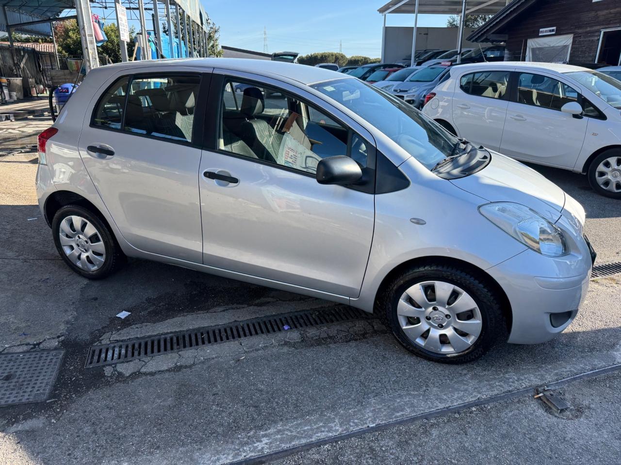 Toyota Yaris 1.0 5 porte 116000 km