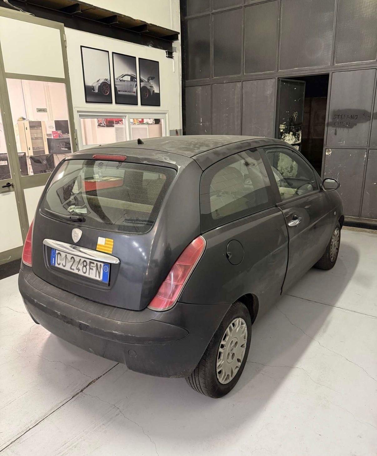 Lancia Y 1.2i cat Elefantino Blu