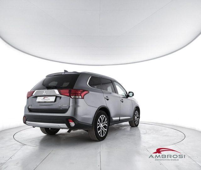 MITSUBISHI Outlander 2.2 DI-D 4WD Intense - AUTOCARRO N1 - PER OPERATOR
