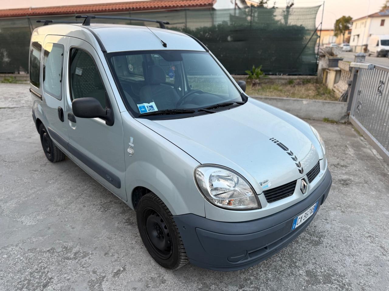 Renault Kangoo 4p. Autocarro 1.2 PEDANA DISABILE