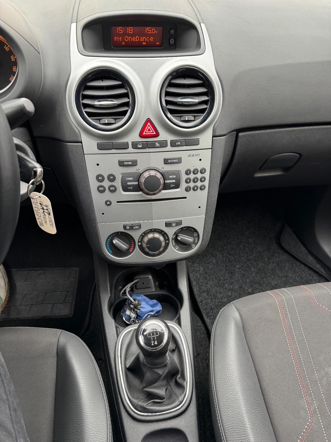 Opel Corsa 1.2 Benzina GPL scadenza 2035