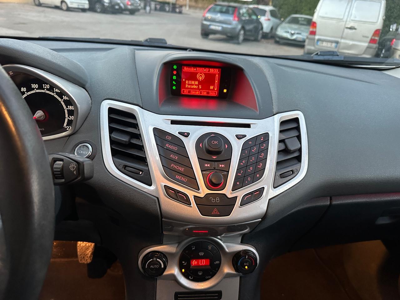 Ford Fiesta 1.4 5 porte Bz.- GPL Titanium