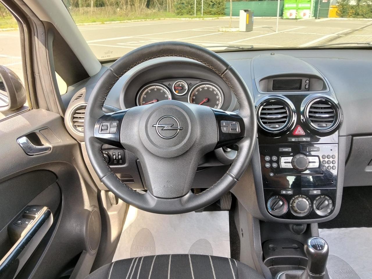 Opel Corsa 1.2 3 porte Club