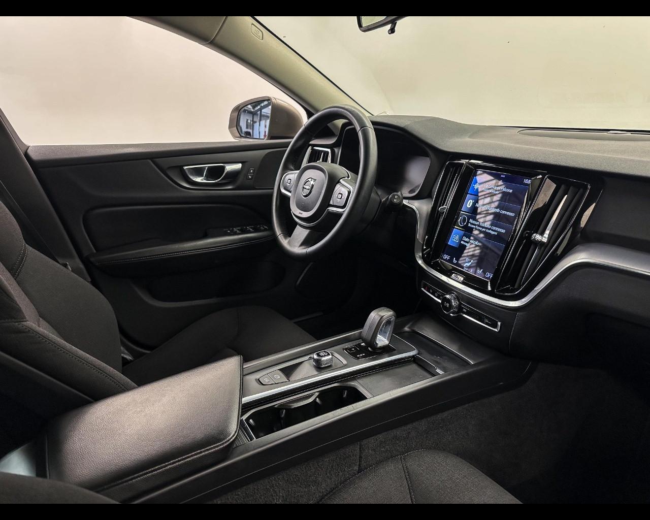 VOLVO V60 B4 (d) Geartronic Momentum Business