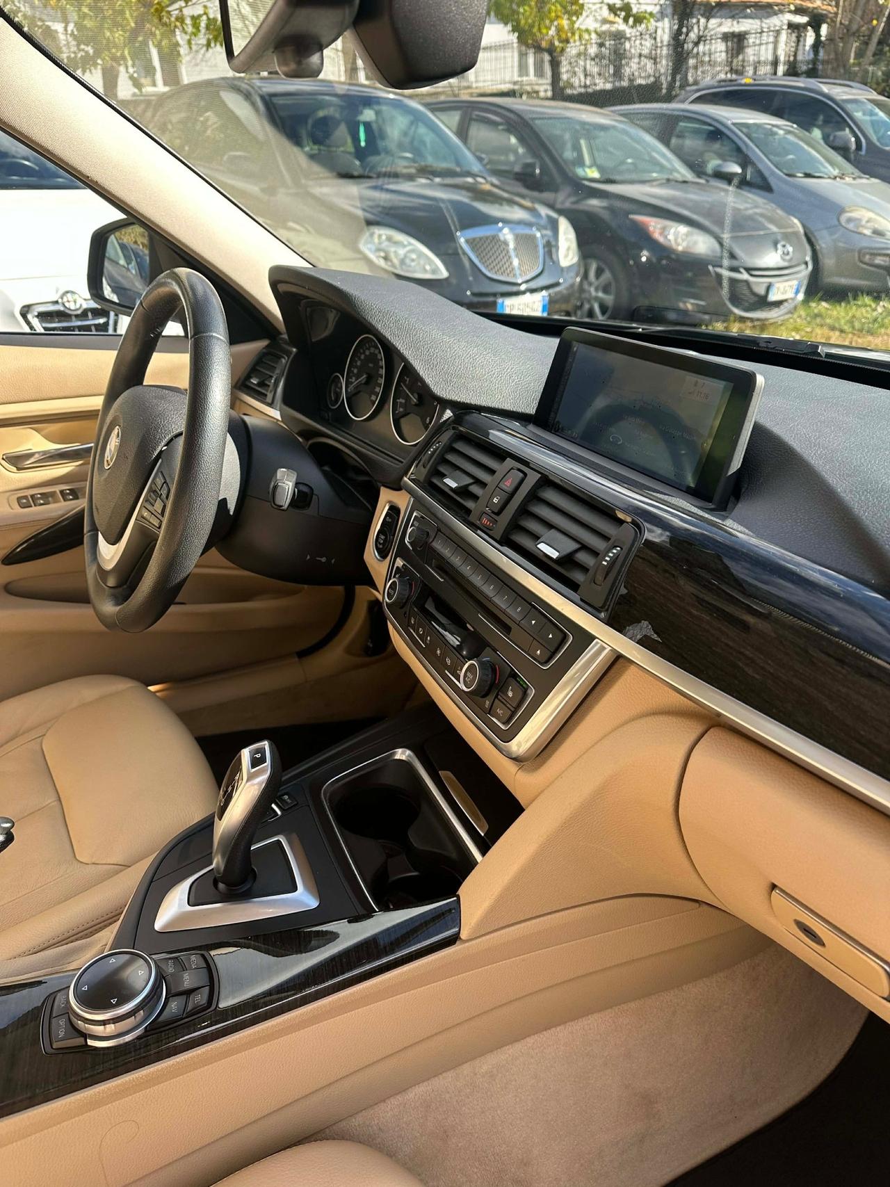 Bmw 320d xDRIVE LUXURY KMCERT UNICOPR KMCERT