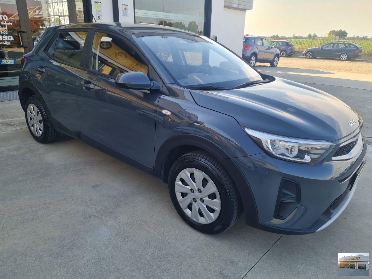 KIA Stonic 1.2 Benzina-Neopatentati-Anno 2022