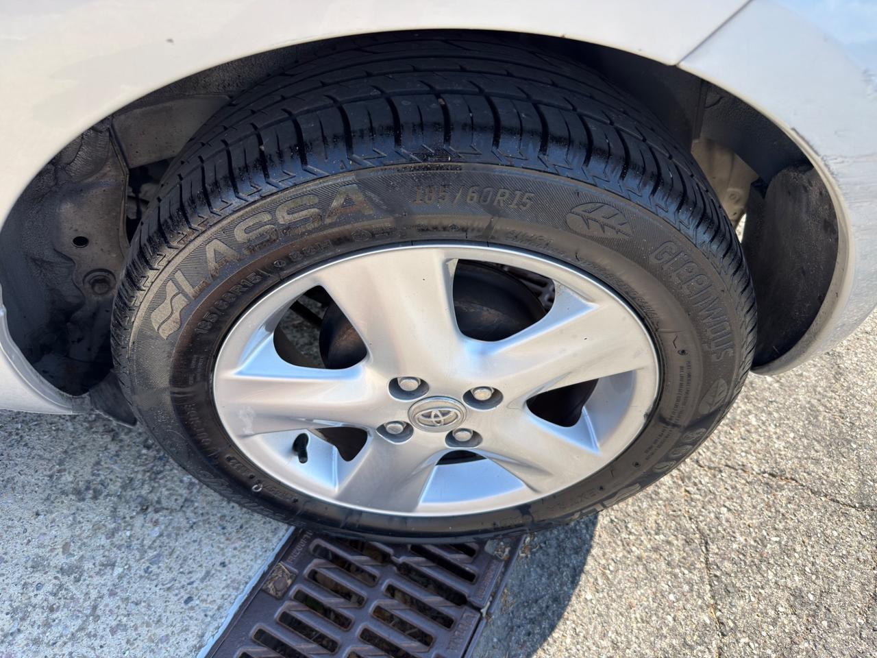 Toyota Yaris 1.3 5 porte Sol PERFETTA