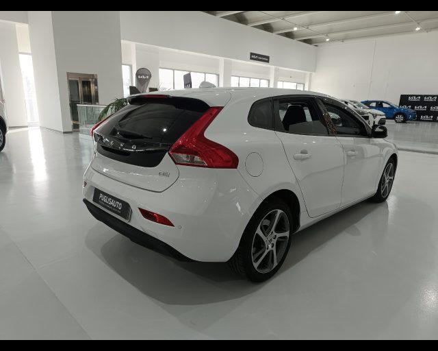 VOLVO V40 D2 Kinetic