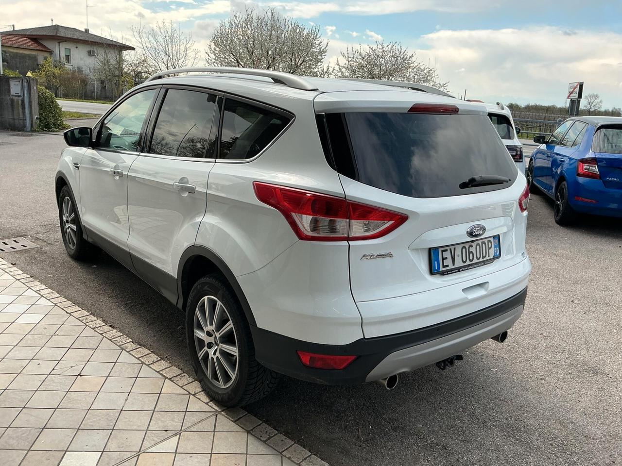 Ford Kuga 2.0 Diesel 4x4 Gancio Traino Neopatentati