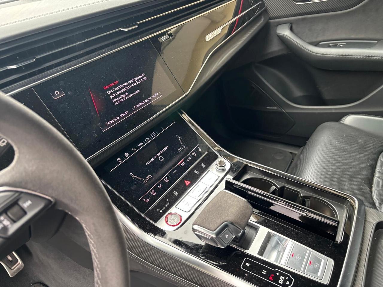 Audi Q8 RS TFSI V8 quattro tiptronic