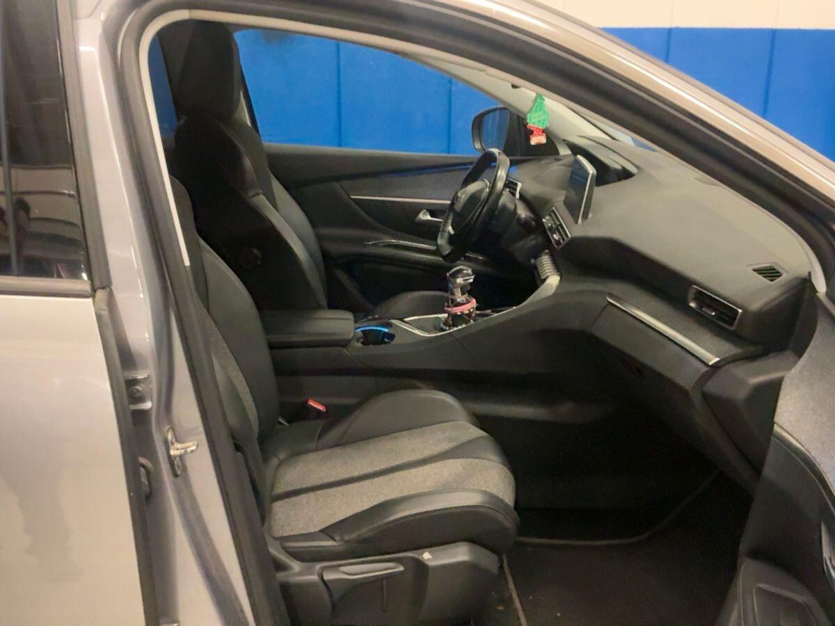 Peugeot 3008 BlueHDi 1.5 - 130 CV Allure