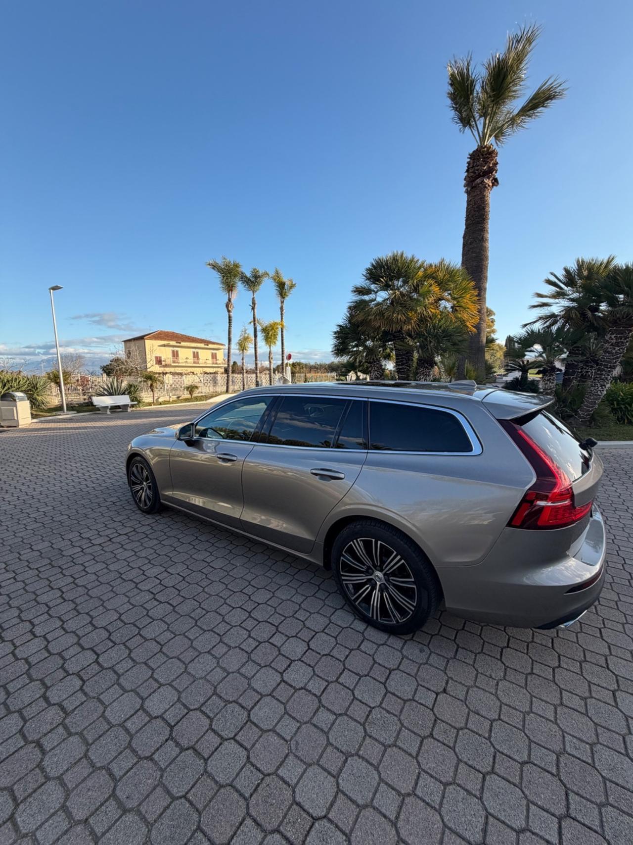 Volvo V60 D3 R-design