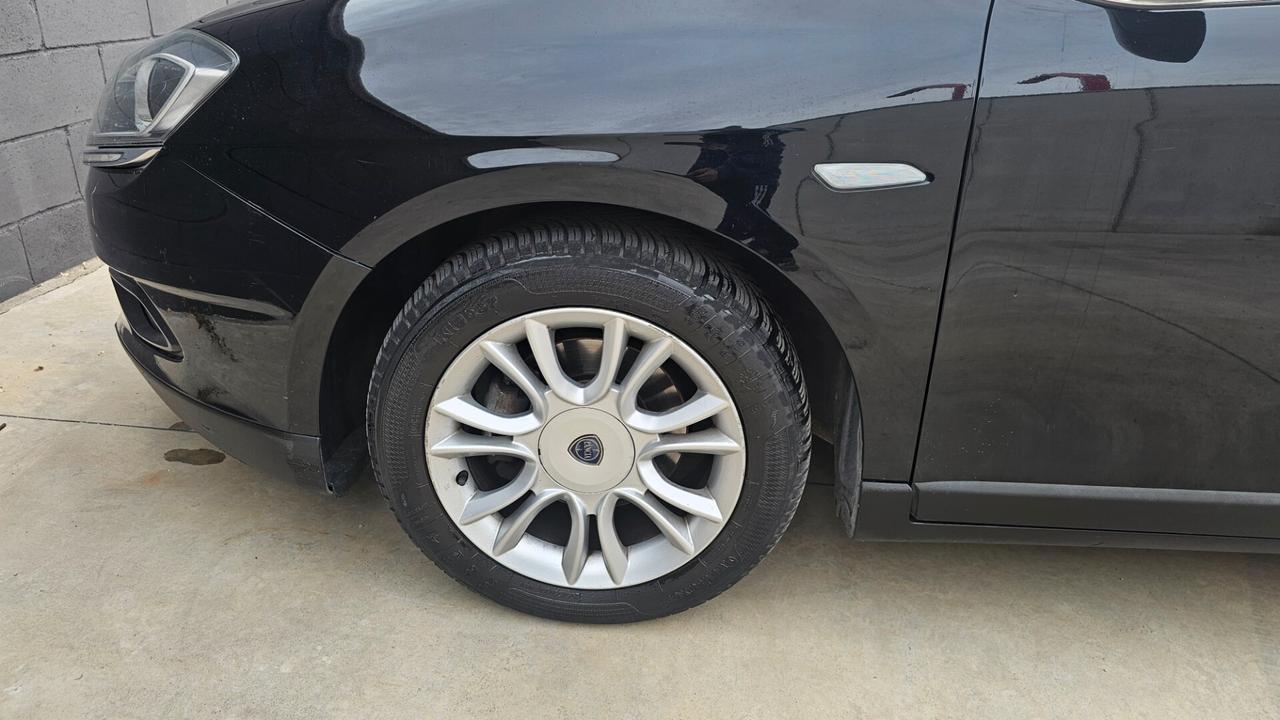 Lancia MUSA 1.4 16V Platino Plus