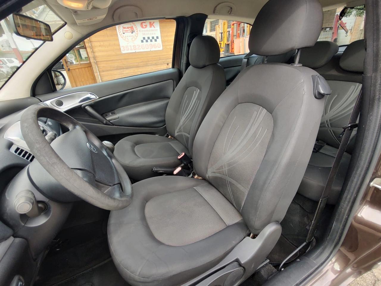 Lancia Ypsilon 1.2 69 CV 5 porte GPL Ecochic Platinum, benzina\gpl, OK NEOPATENTATI