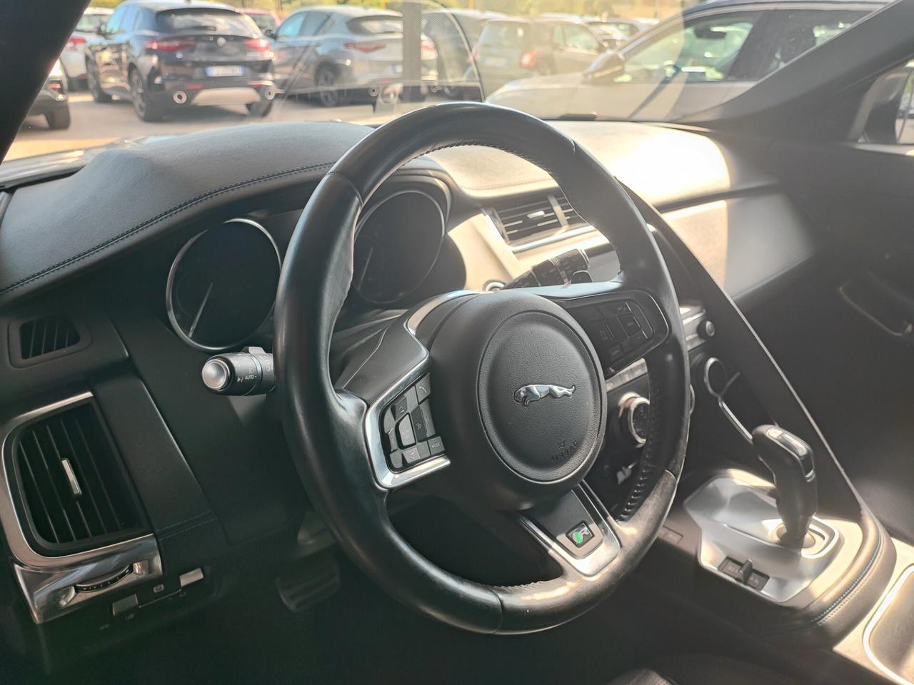 Jaguar E-Pace 2.0D 150 CV AWD aut. R-Dynamic HSE