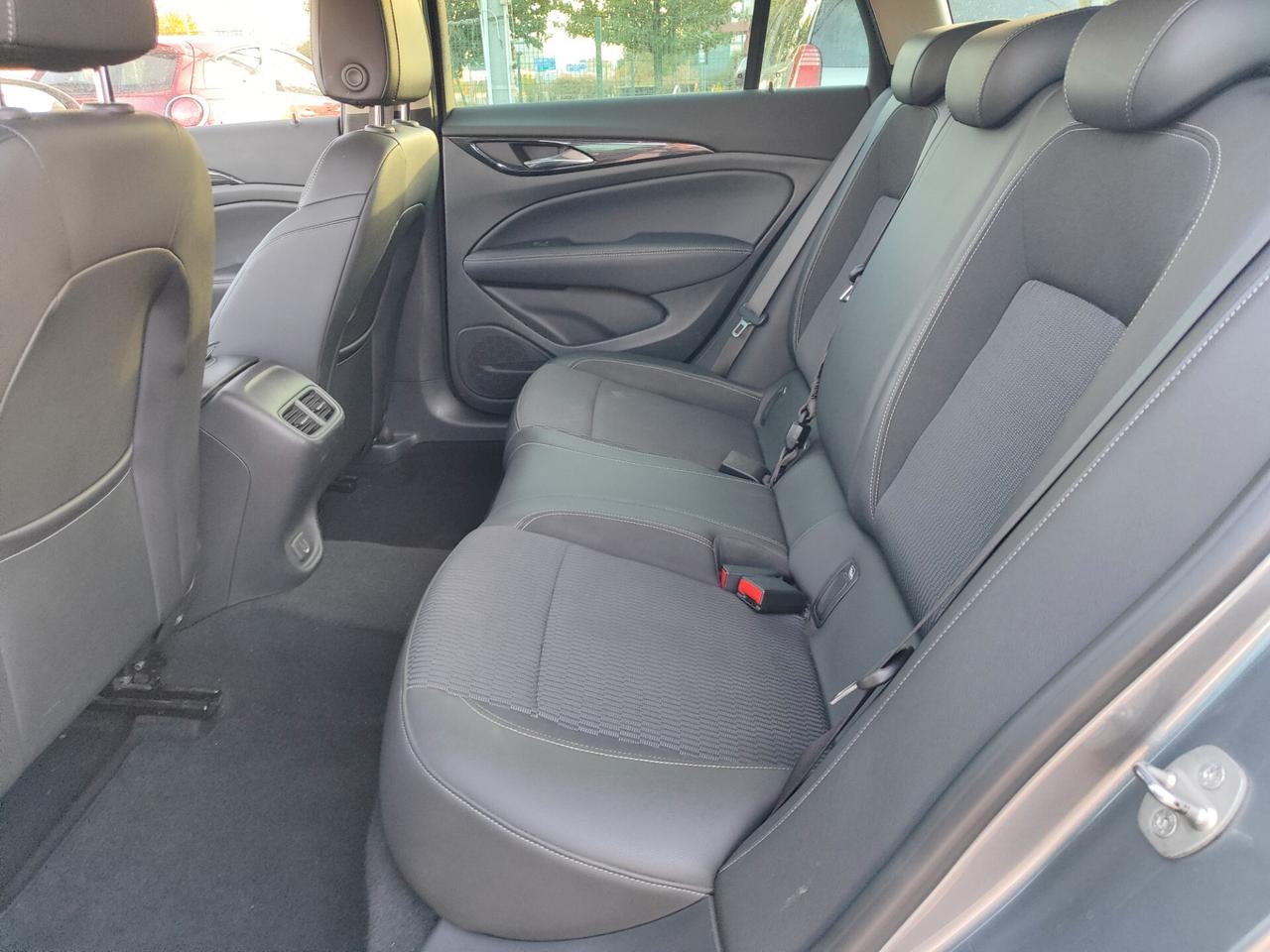 Opel Insignia 1.6 CDTI 136 S&S aut.Sports Tourer Business