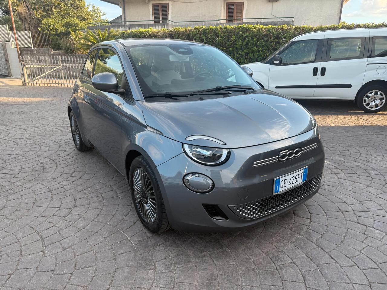 Fiat 500 500e Berlina 42 kWh Icon