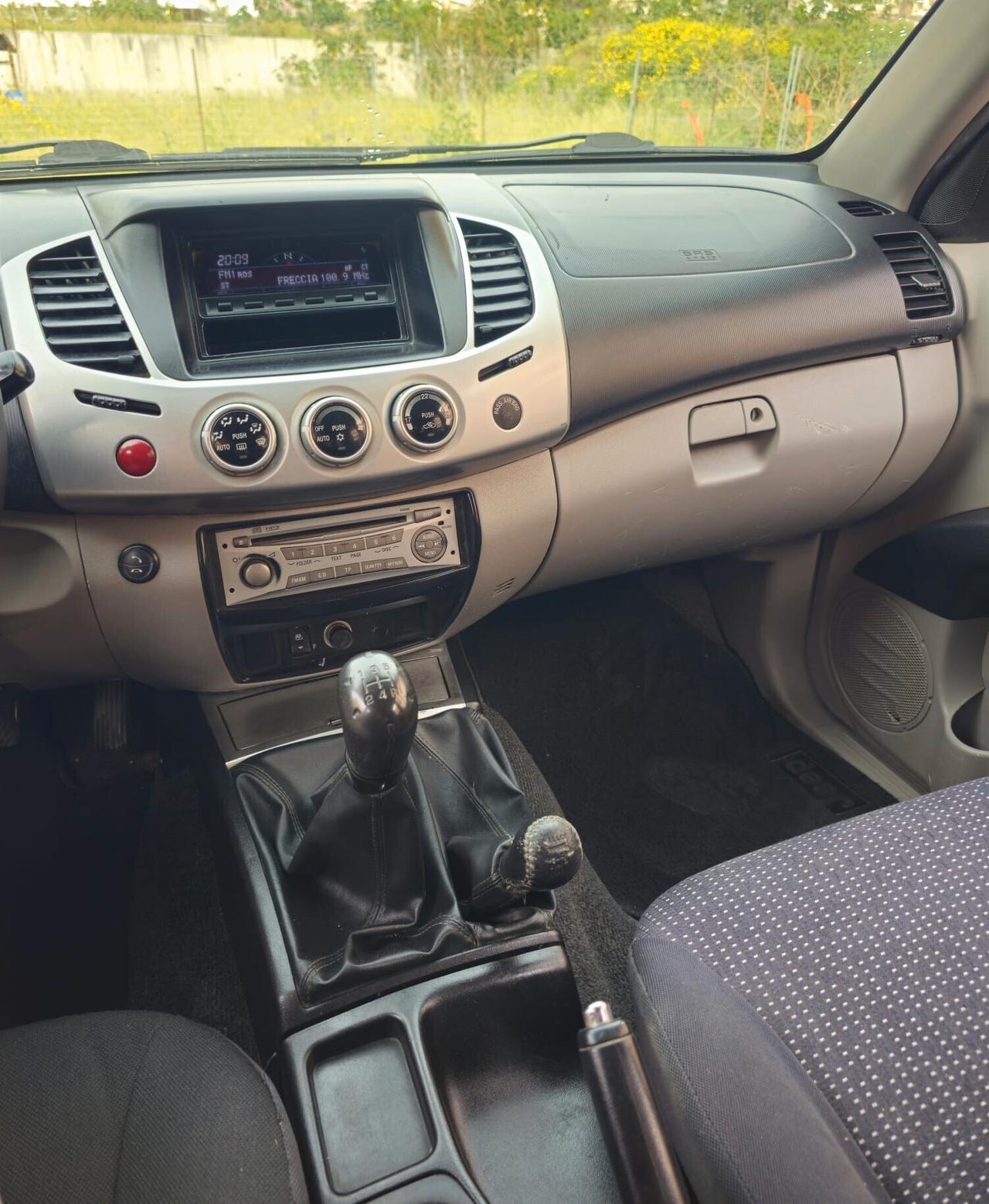 Mitsubishi L200 2.5 DI-D/178CV DC Intense Plus