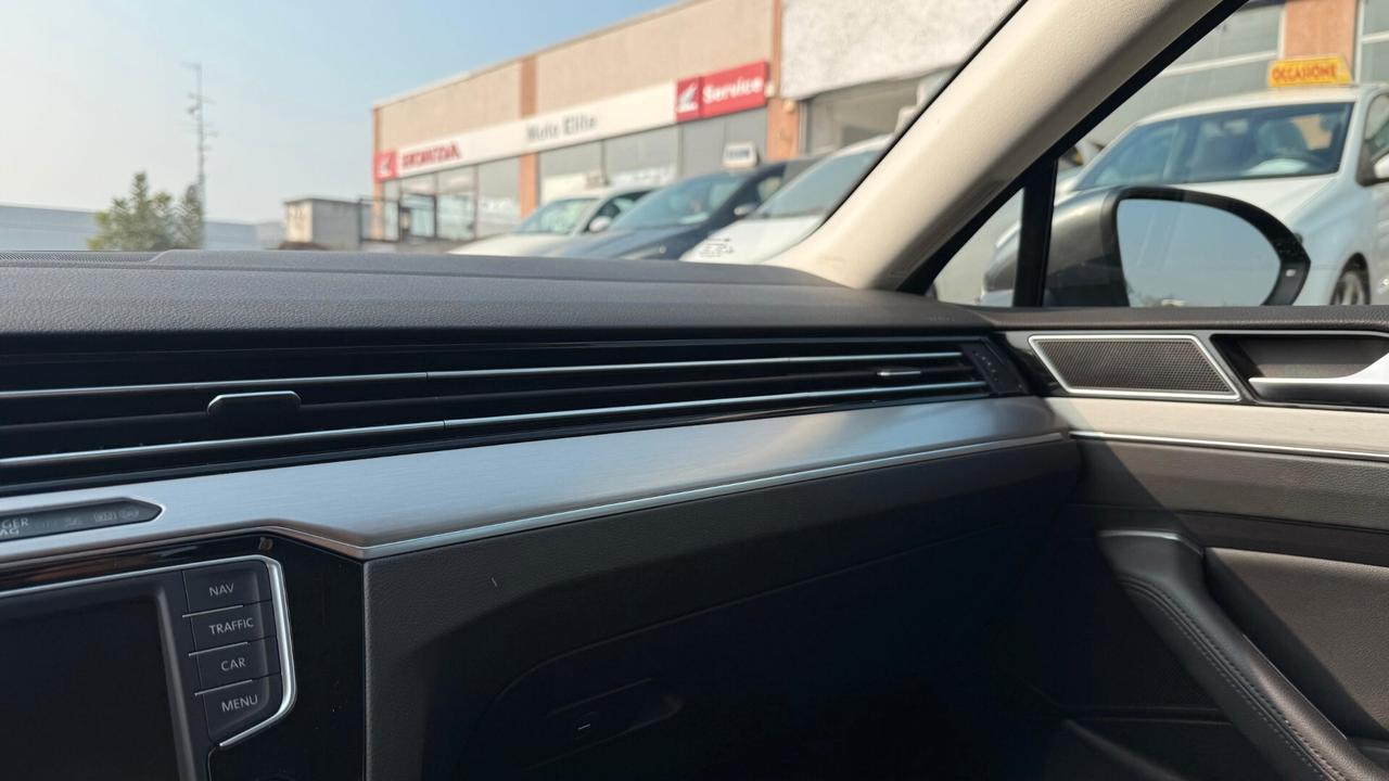 Volkswagen Passat 2.0 tdi scr dsg