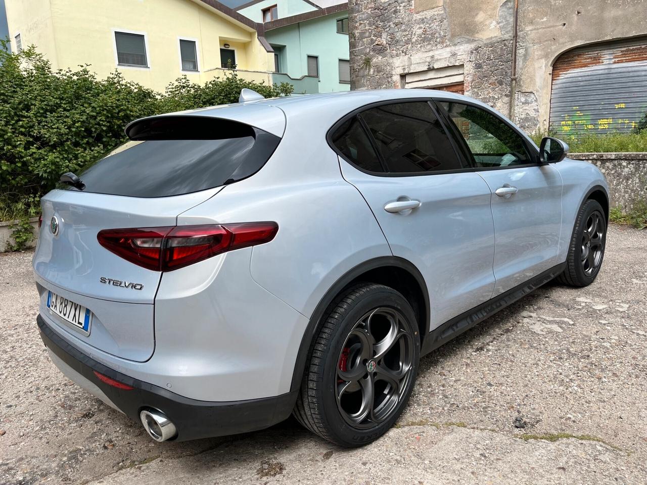 Alfa Romeo Stelvio 2.2 Turbodiesel 190 CV AT8 Q4 Business