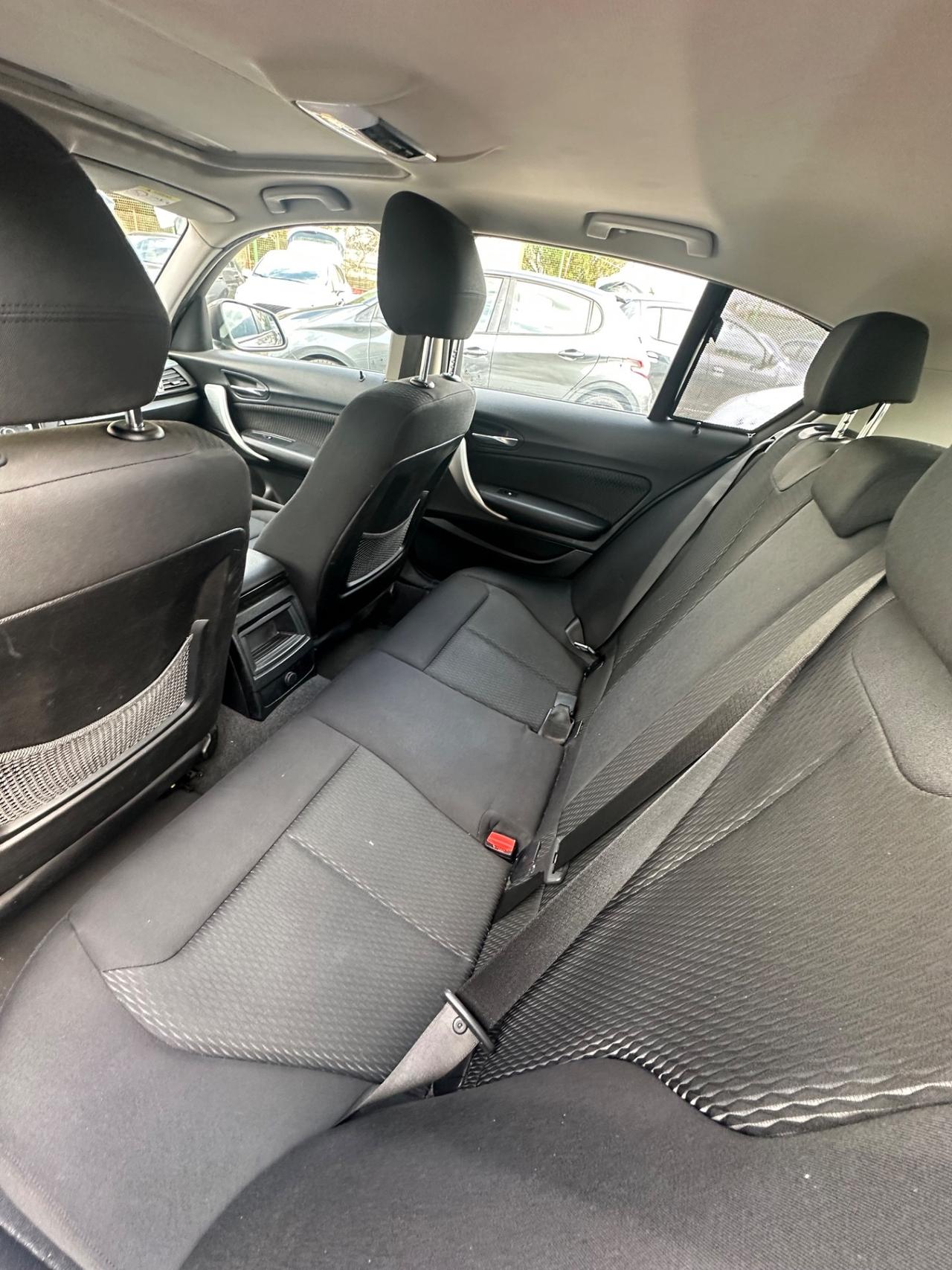 Bmw 116 116d 5p. Urban