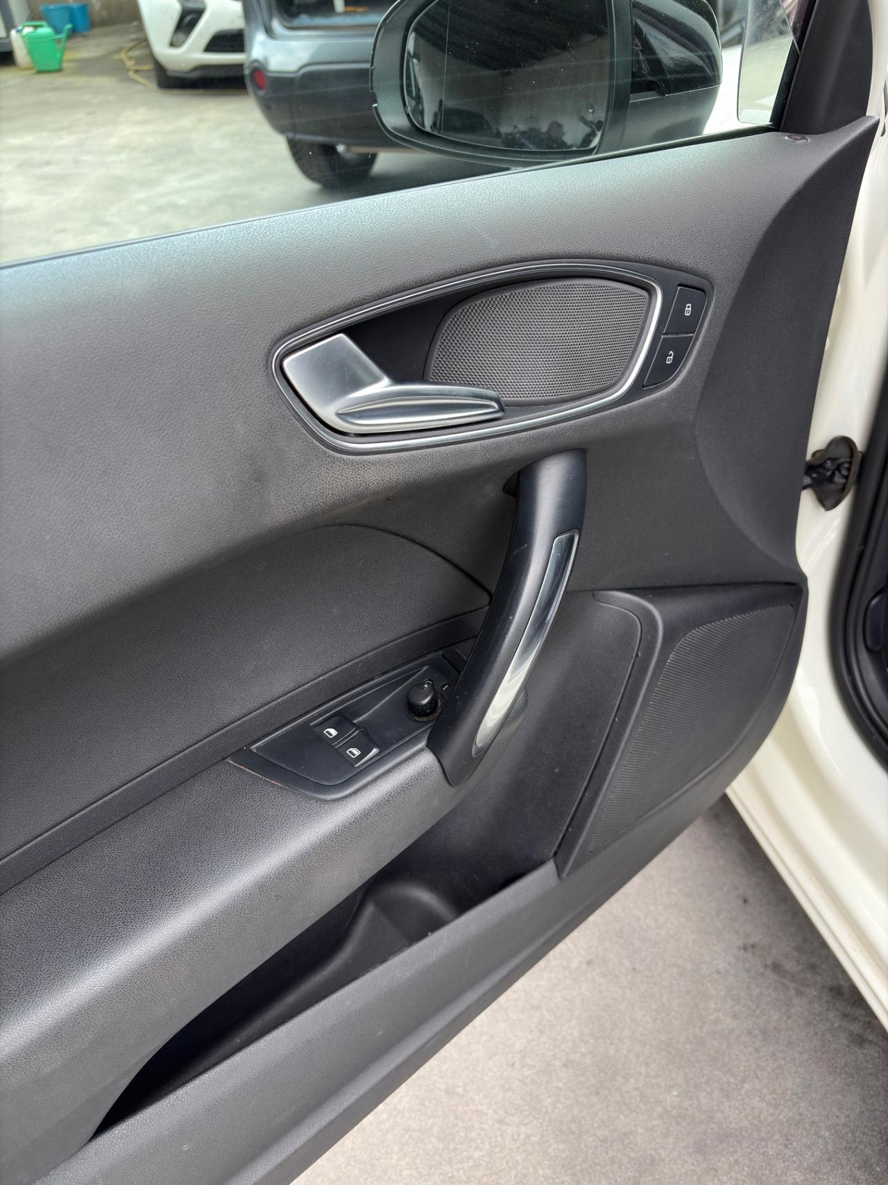 Audi A1 1.6 TDI 90cv TETTO NAVIGATORE