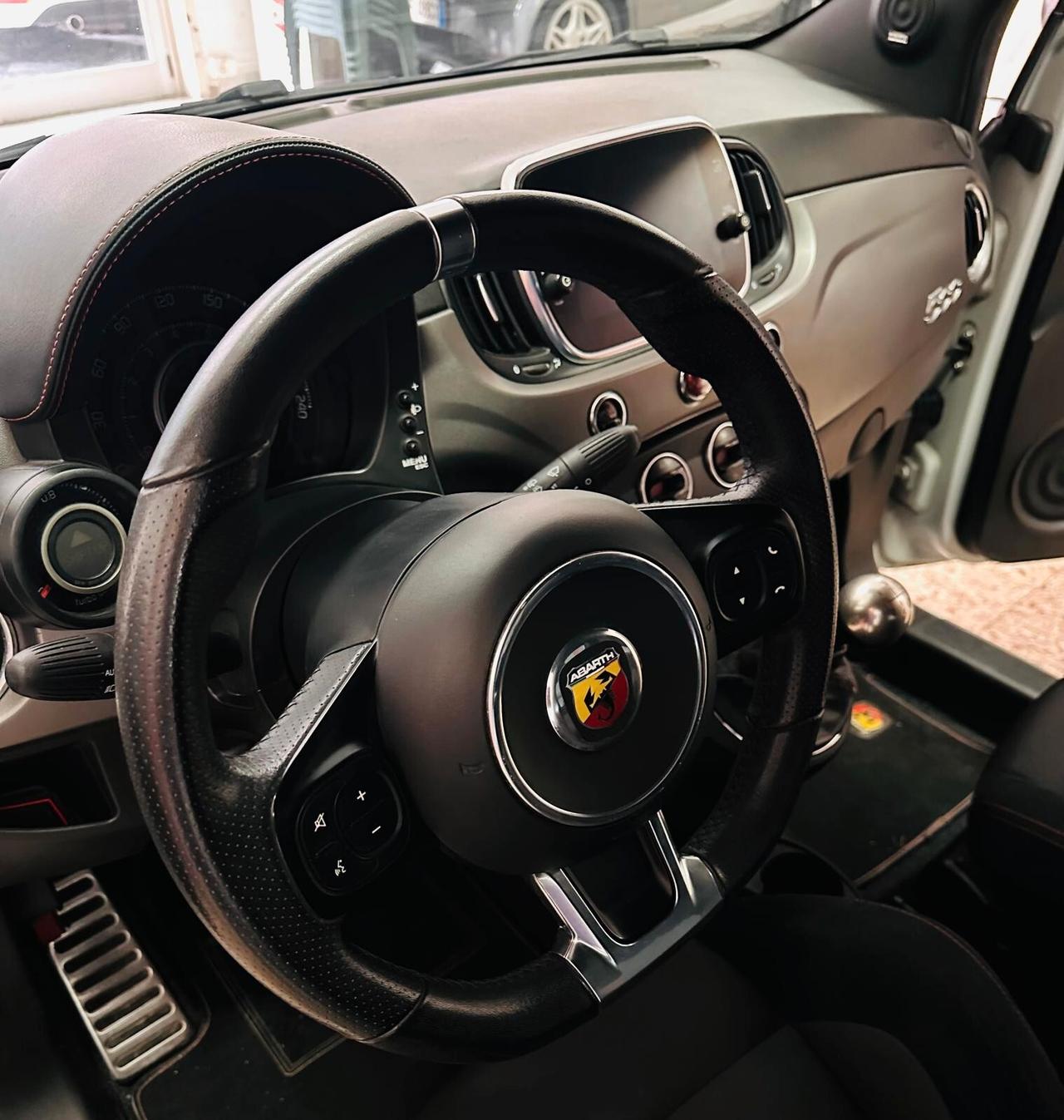 Abarth 500 1.4 Turbo T-Jet 135CV**