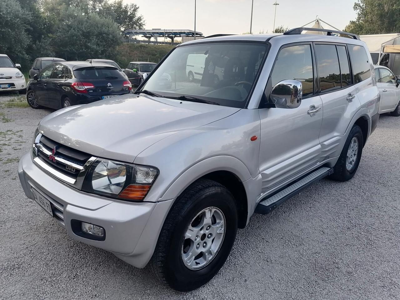 Mitsubishi Pajero 3.2 16V DI-D 5p. Automatica 7 posti