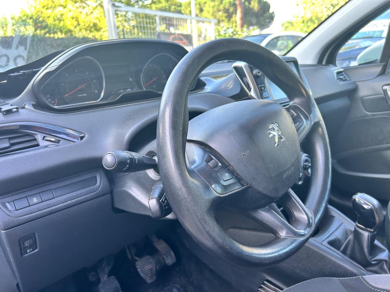 Peugeot 208 1.4 HDi 68 CV 5 porte Allure