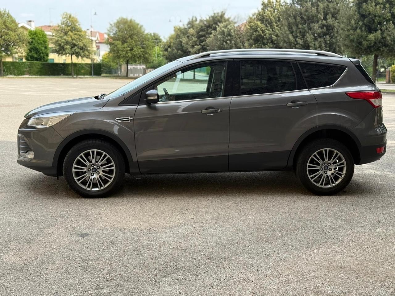 Ford Kuga 2.0 TDCI 140 CV 4WD Titanium